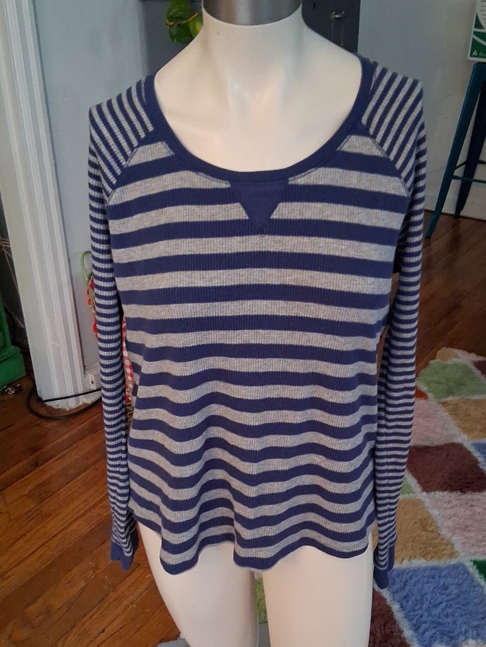 GAP Navy and Light Gray Striped Scoop Neck Pullover